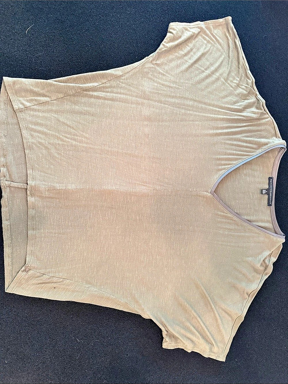 WHITE HOUSE BLACK MARKET V-Neck Short Sleeve Top in Beige Size Small